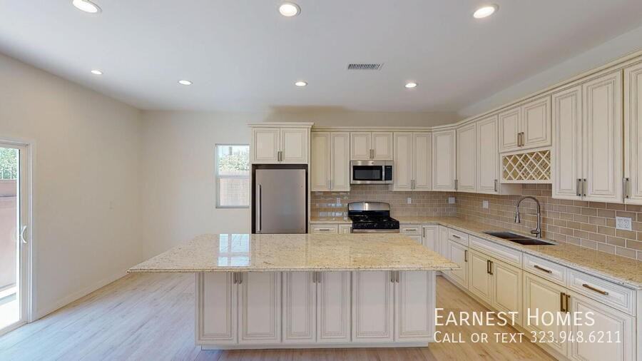 7252 Glade Ave - Photo 6 of 19