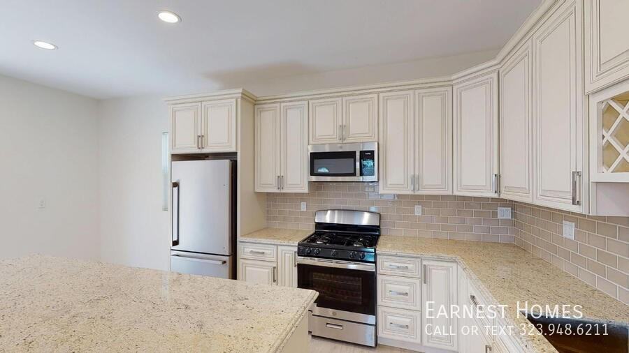 7252 Glade Ave - Photo 7 of 19