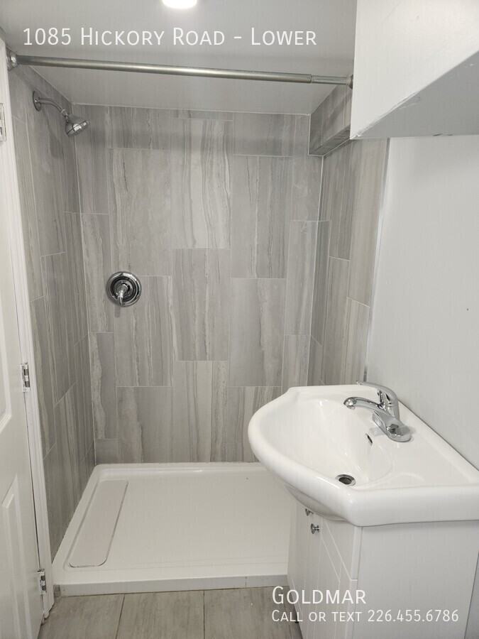 1085 Hickory Rd - Photo 2 of 11