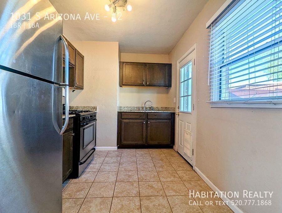 1031 S Arizona Ave #2 - Photo 4 of 12