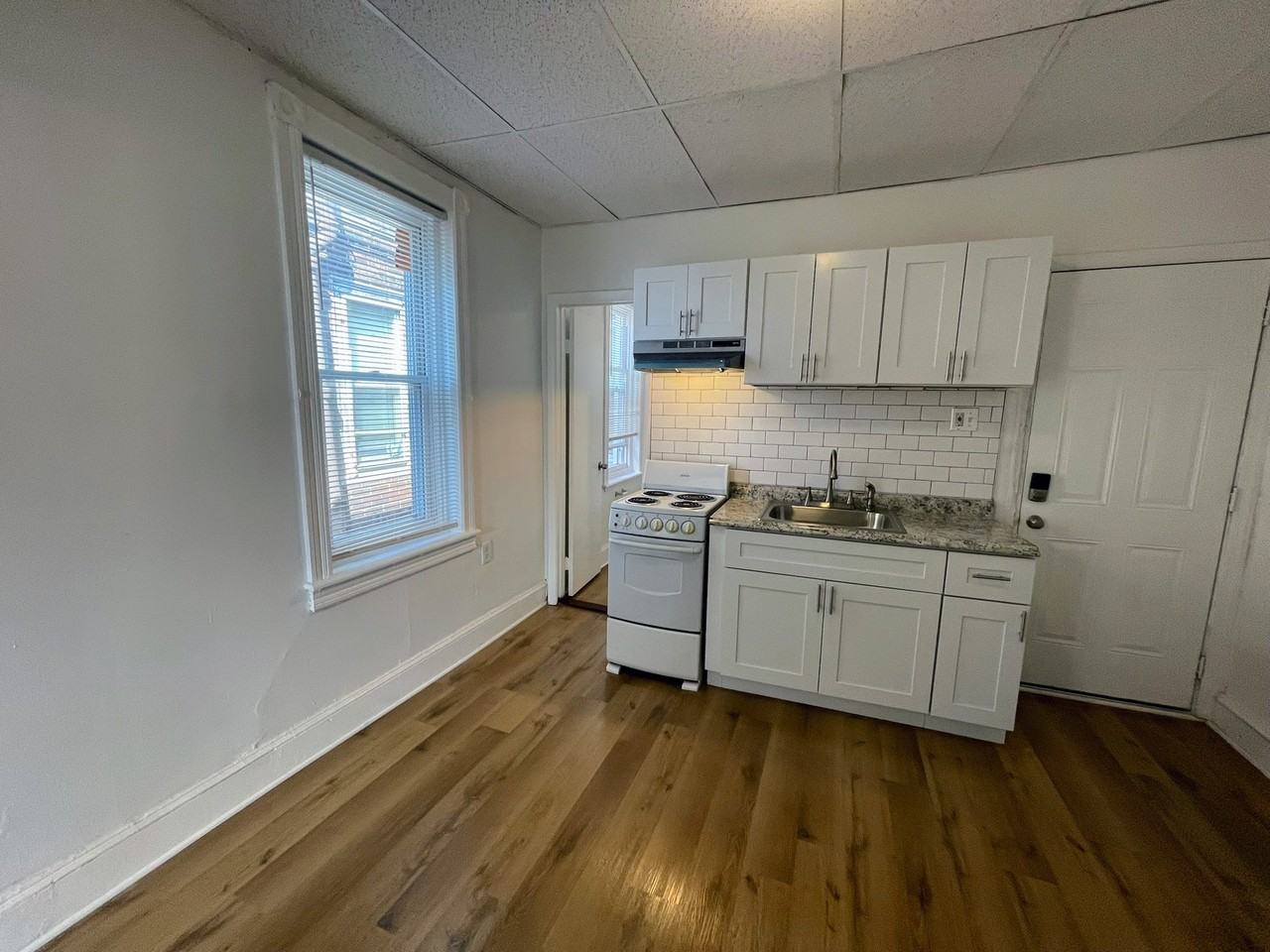 3440 Old York Rd #3R - Photo 5 of 11