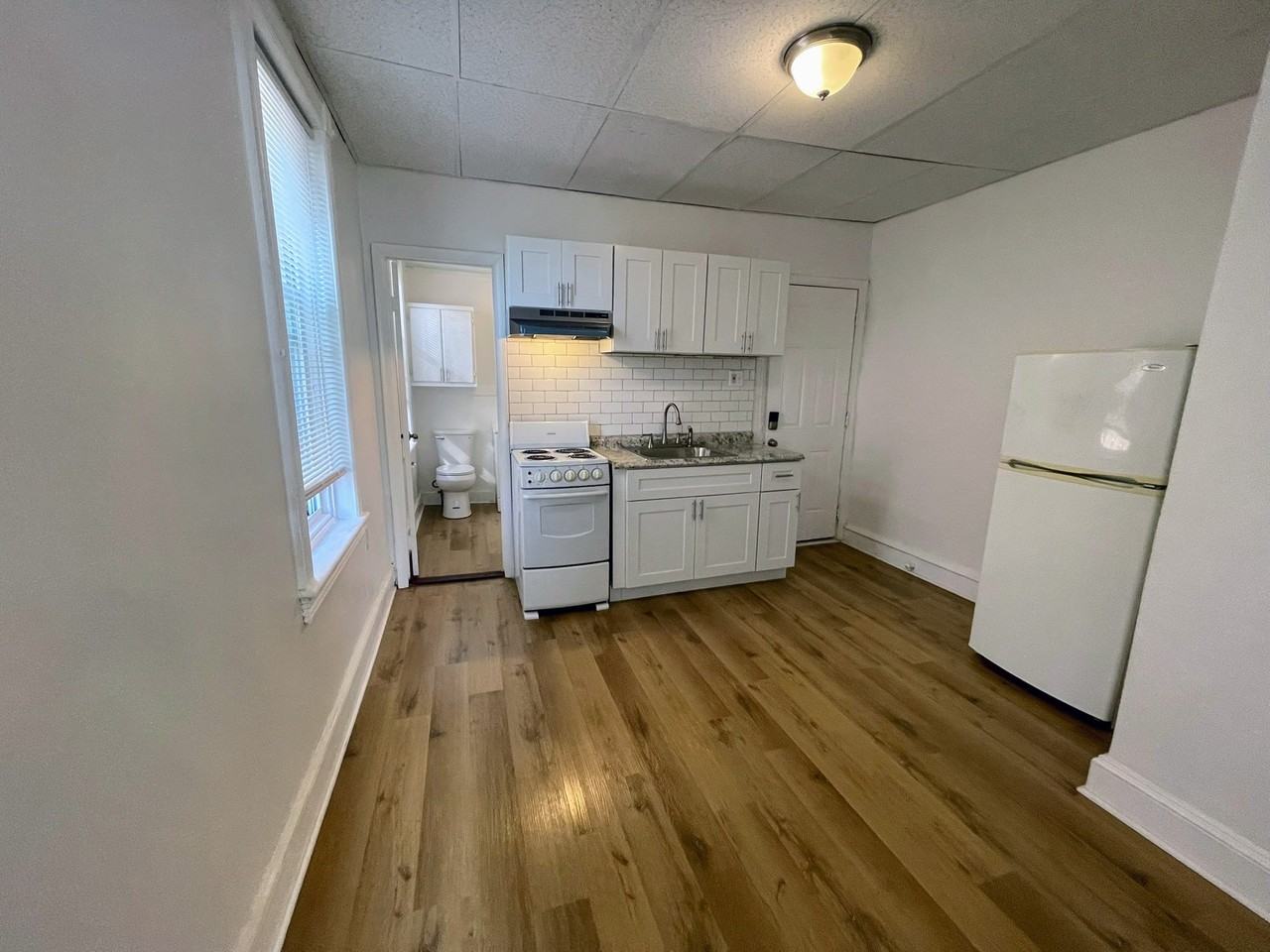 3440 Old York Rd #3R - Photo 6 of 11