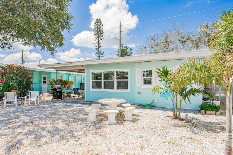14827 N Bayshore Dr - Photo 5 of 39