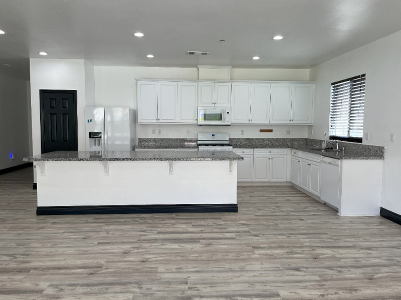 376 Valencia Ct - Photo 6 of 35