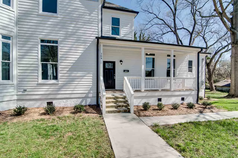164 N Clark St - Photo 5 of 26