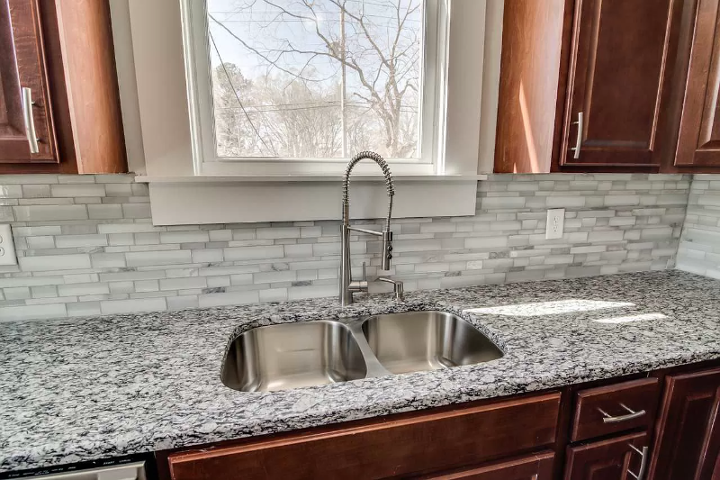 164 N Clark St - Photo 7 of 26