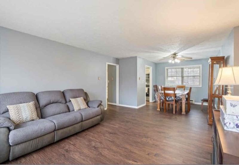 7955 Rockridge Ct - Photo 3 of 17