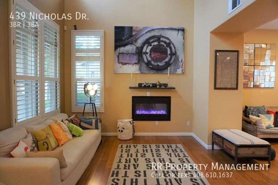 439 Nicholas Dr - Photo 2 of 33