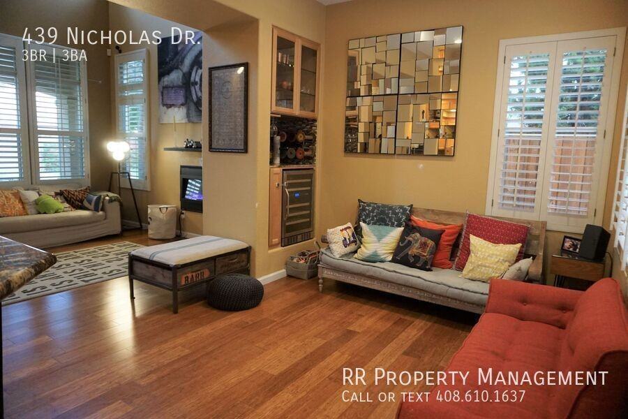 439 Nicholas Dr - Photo 4 of 33