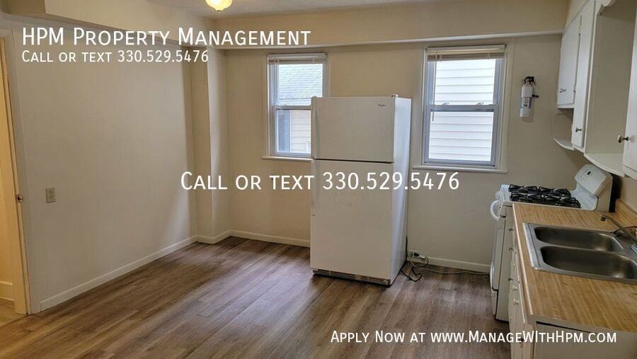 551 Allyn St #1 - Photo 3 of 24