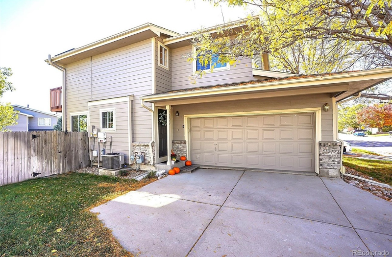 12774 Fairfax St - Photo 2 of 24