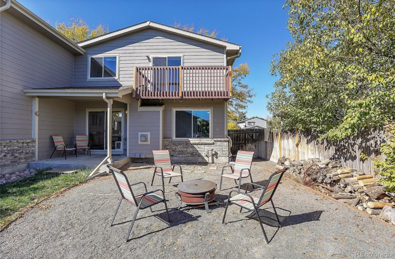 12774 Fairfax St - Photo 4 of 24