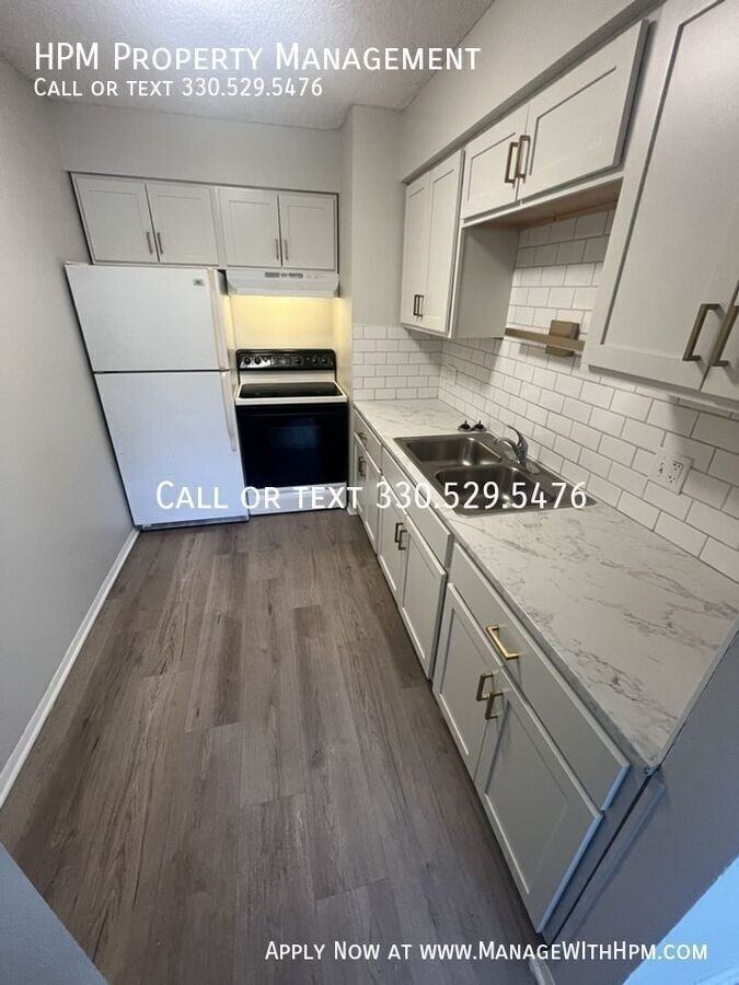 1015 Howe Ave #7 - Photo 5 of 10