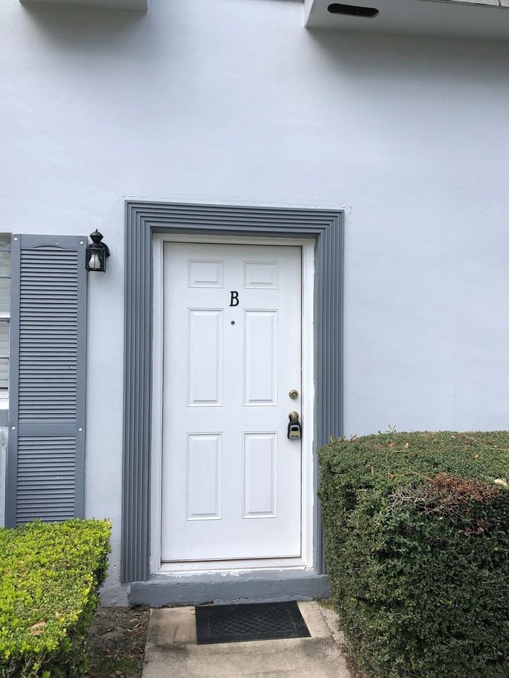 1567 Se 27th St #B - Photo 2 of 13