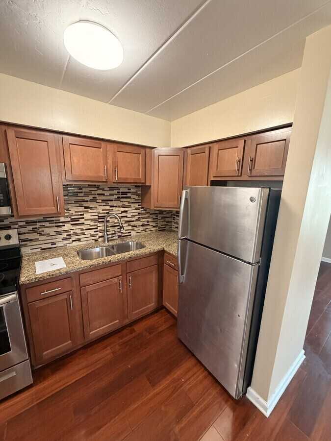 5152 Fairview Ave #6 - Photo 3 of 10