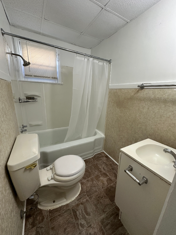 1245 Euclid Ave Se #1 - Photo 4 of 6
