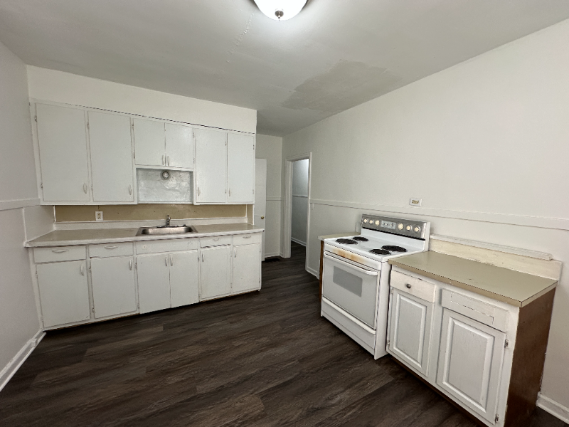 1245 Euclid Ave Se #1 - Photo 5 of 6