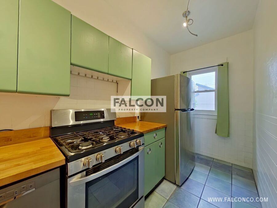 1108 N Institute St - Photo 5 of 16