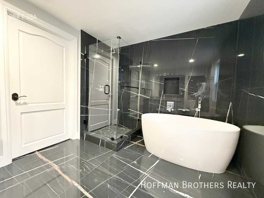 1135 Rexford Dr #102 - Photo 2 of 22