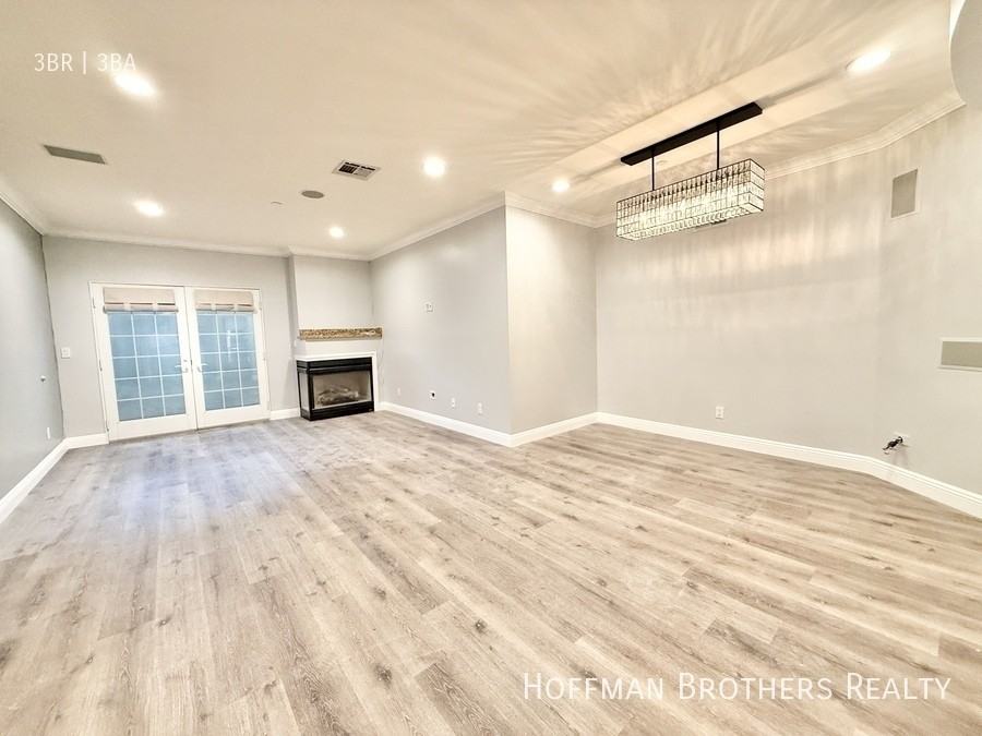 1135 Rexford Dr #102 - Photo 3 of 22