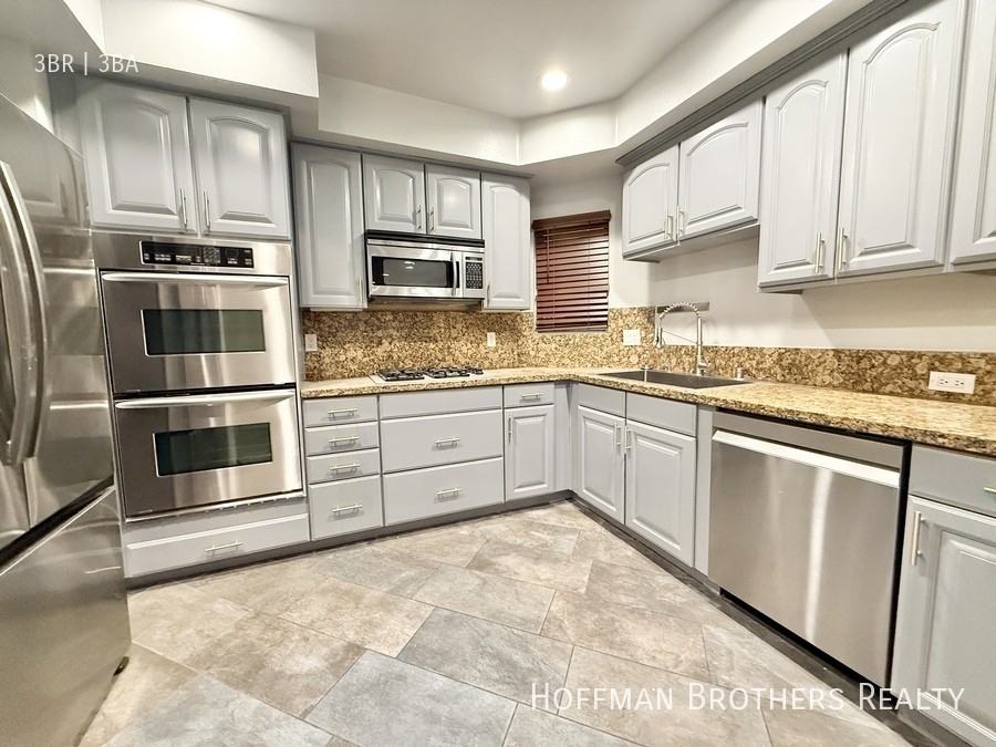 1135 Rexford Dr #102 - Photo 4 of 22