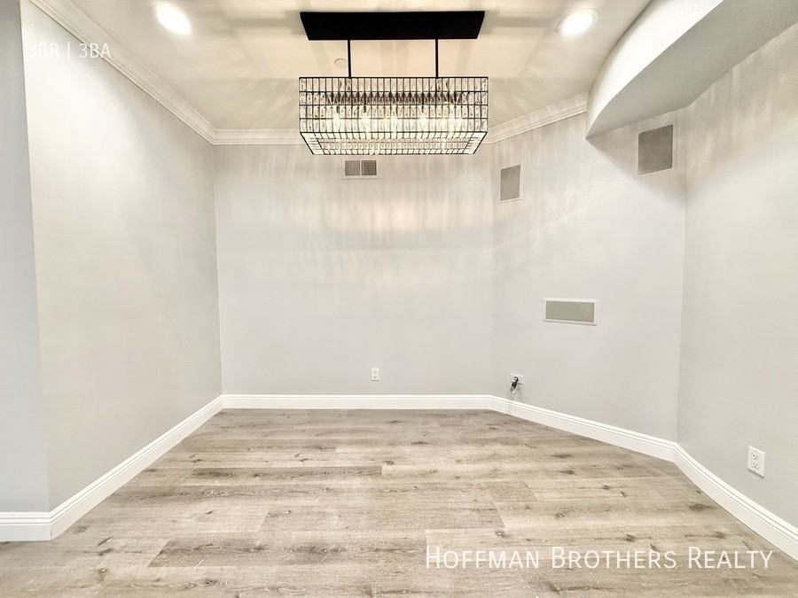 1135 Rexford Dr #102 - Photo 6 of 22