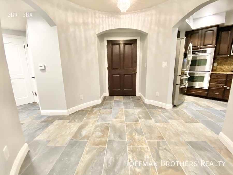 1135 Rexford Dr #102 - Photo 7 of 22