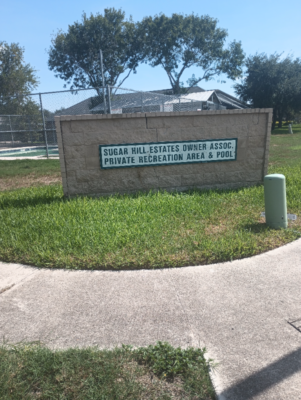 915 Lexington Cir #1