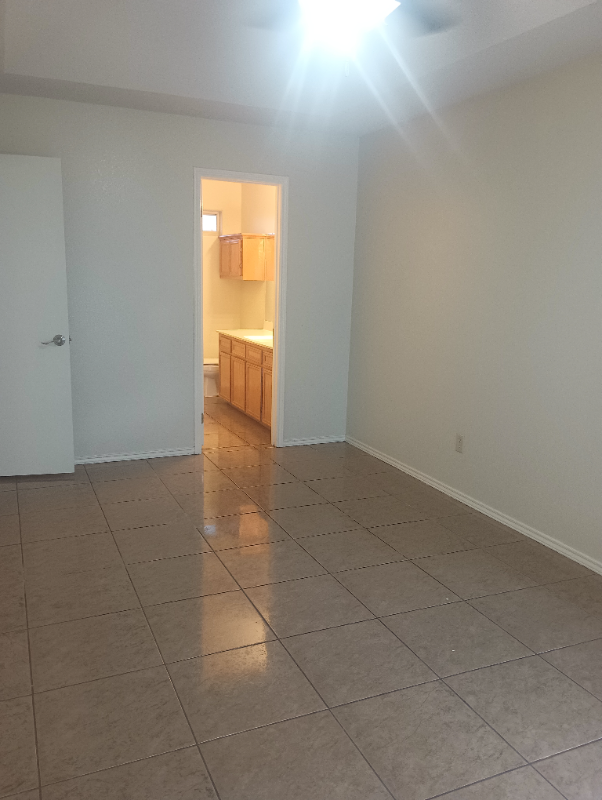 915 Lexington Cir #1 - Photo 7 of 17