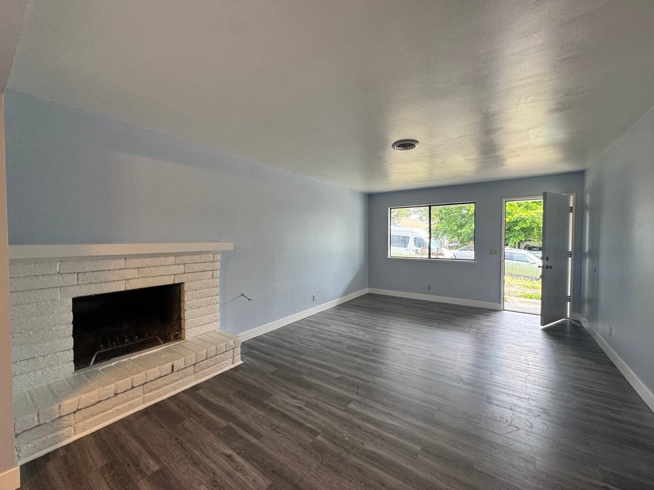 7440 Tierra Way #7440 - Photo 2 of 12