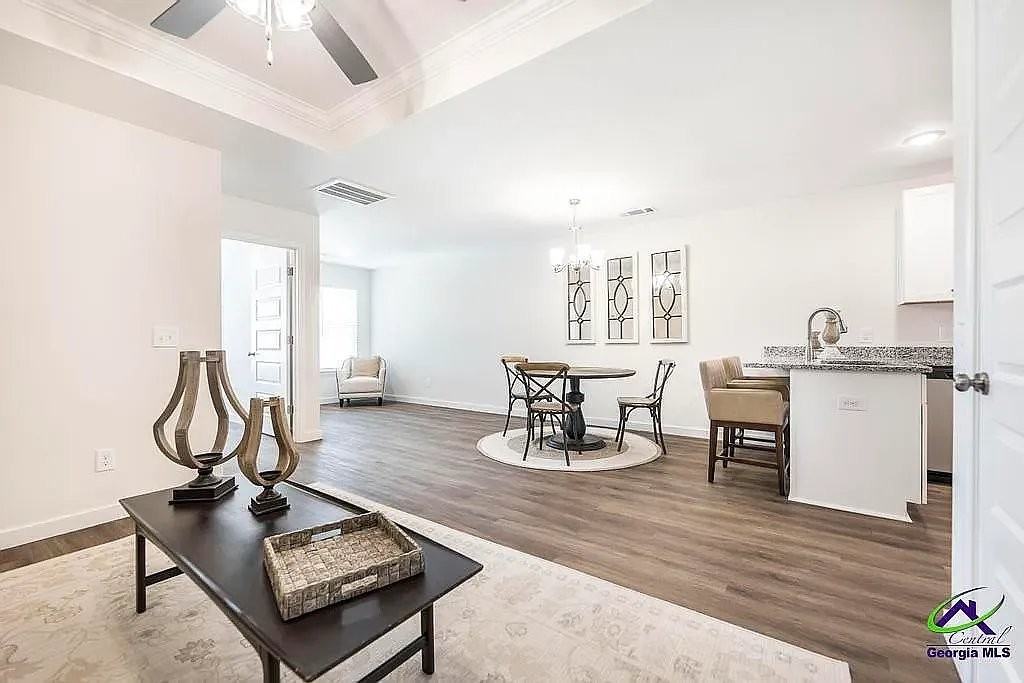 32 Ashford Way #704 - Photo 4 of 10