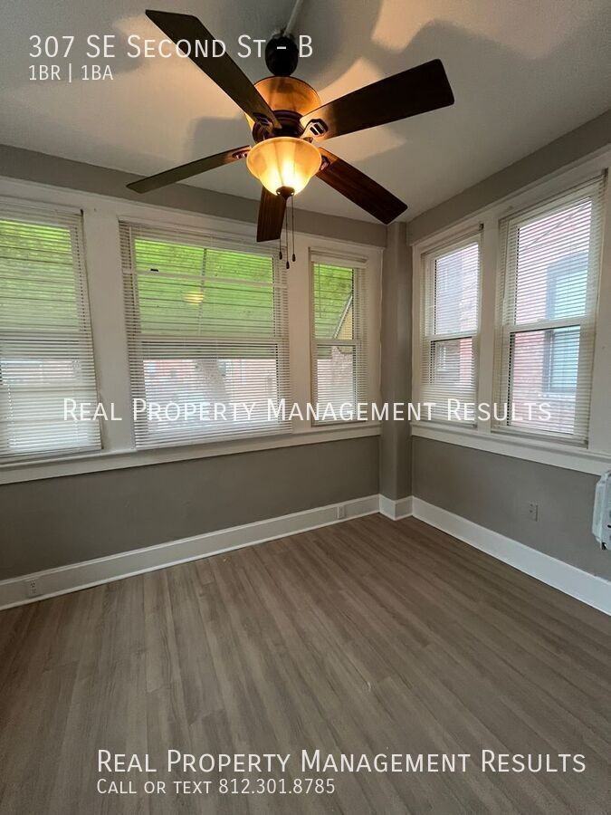 307 Se 2nd St #B - Photo 4 of 9