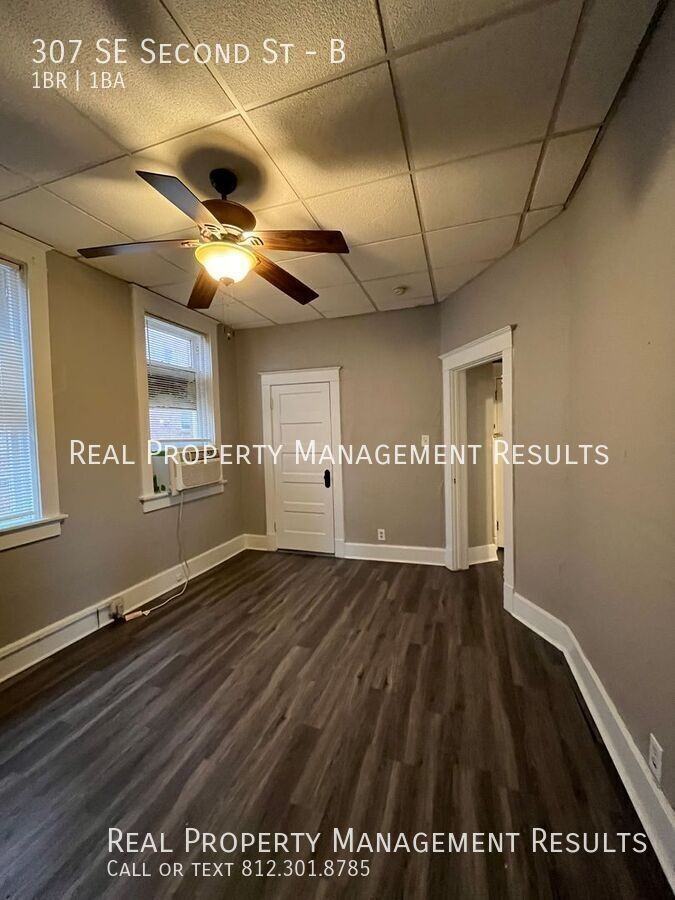 307 Se 2nd St #B - Photo 5 of 9