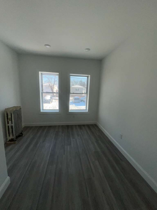 559 Broadway #18 - Photo 3 of 3