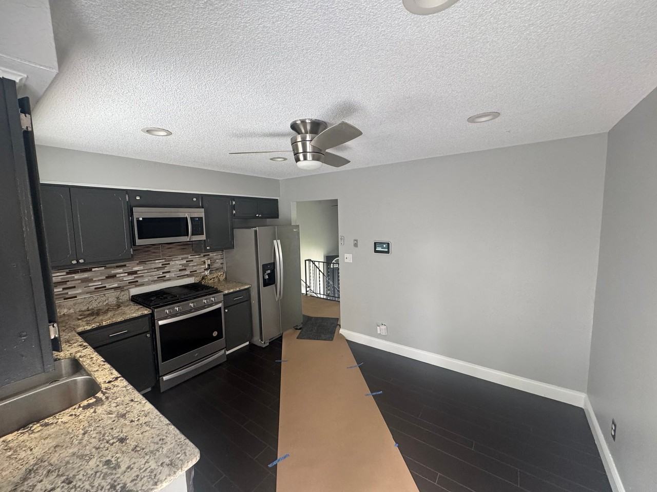 3028 Quinby Dr - Photo 6 of 21