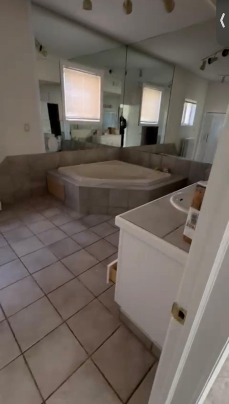 111 Branchport Ave - Photo 4 of 10