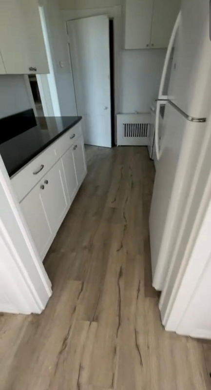 111 Branchport Ave - Photo 5 of 10