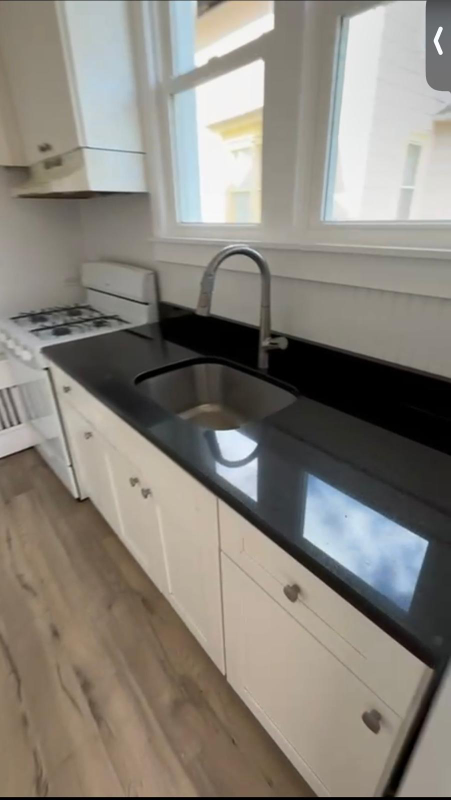111 Branchport Ave - Photo 6 of 10