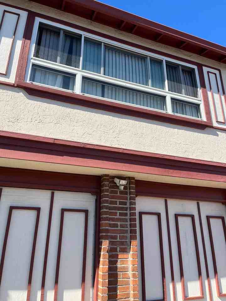 110 Warwick St - Photo 2 of 6