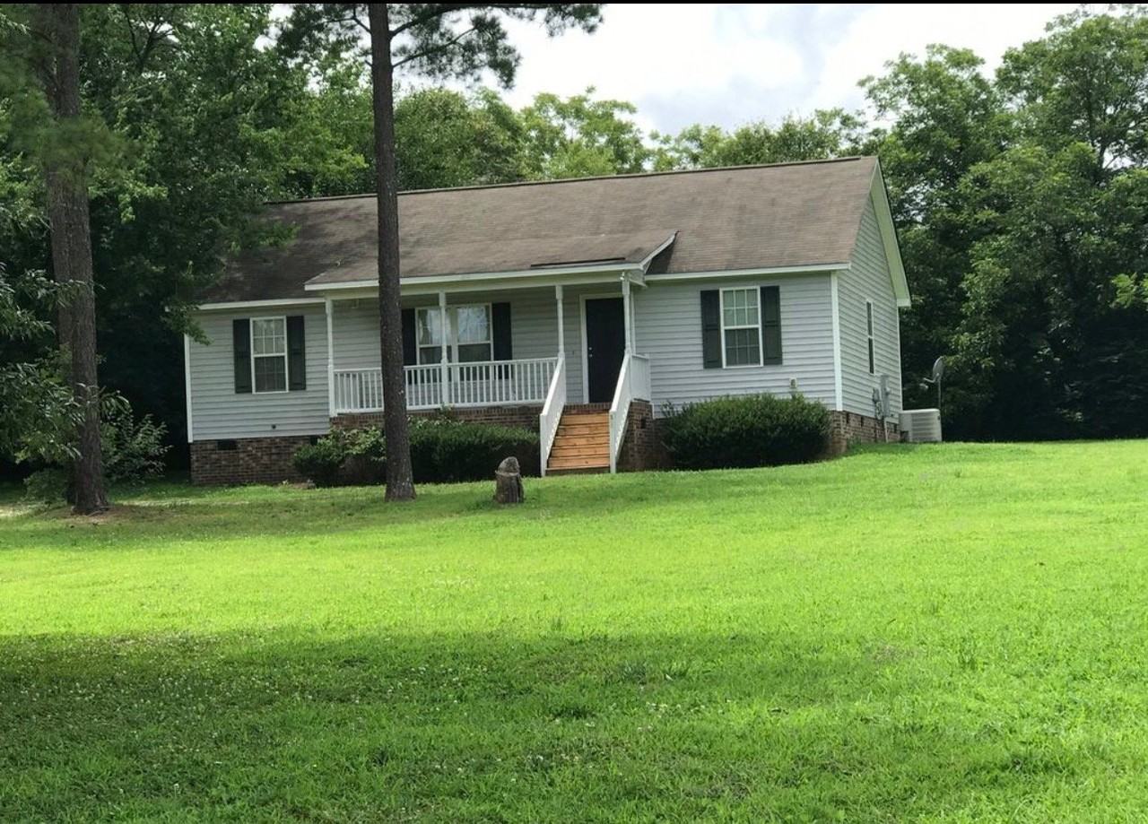 104 Lakeside Dr