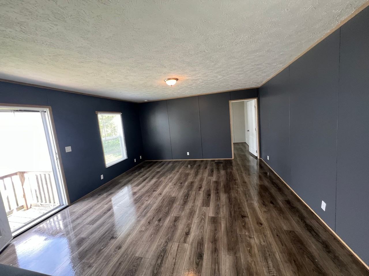 195 Peach St - Photo 3 of 10