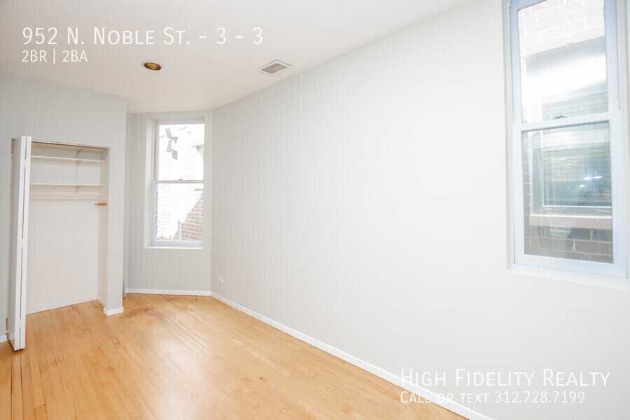 952 N Noble St #3 - Photo 5 of 10