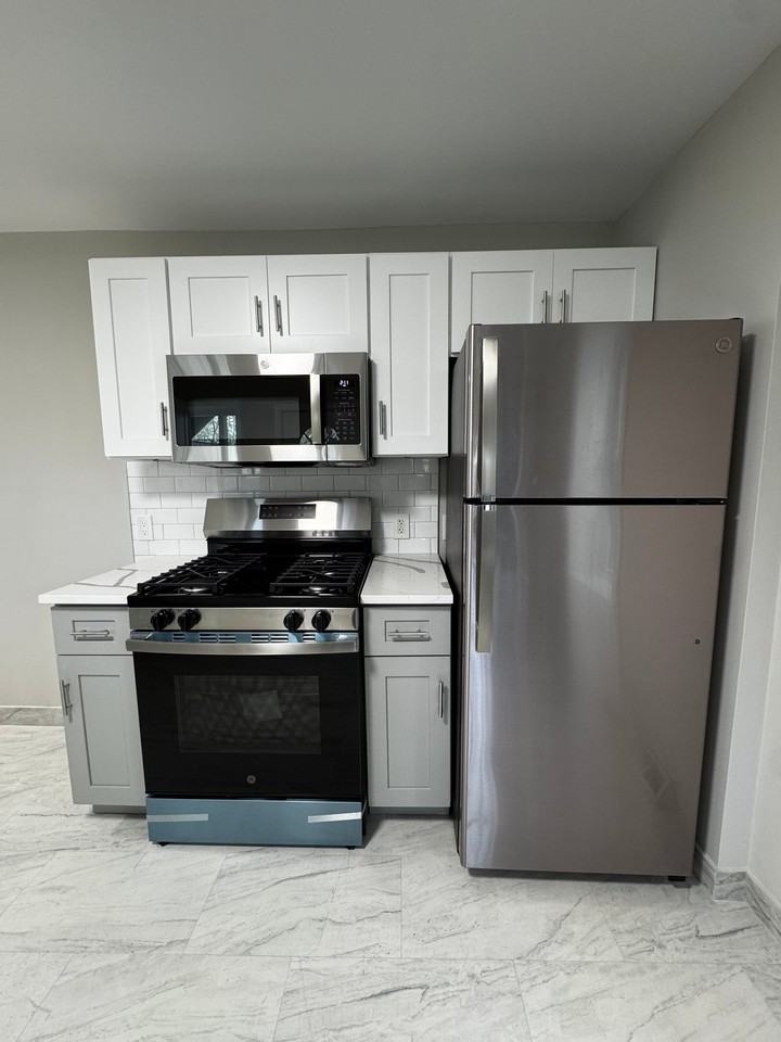 45 Cowles St #45 - Photo 3 of 20
