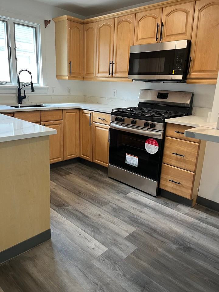 337 Saint Lawrence Ave #1 - Photo 5 of 15