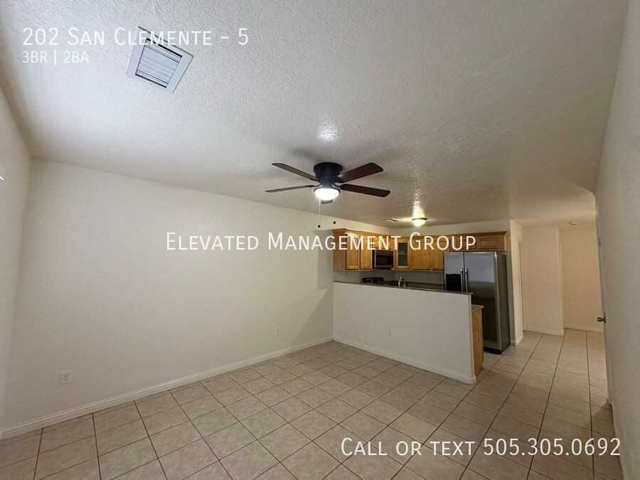 202 San Clemente Ave Nw #5 - Photo 2 of 23