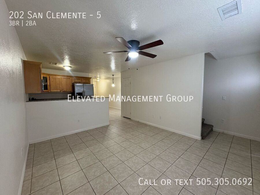 202 San Clemente Ave Nw #5 - Photo 3 of 23