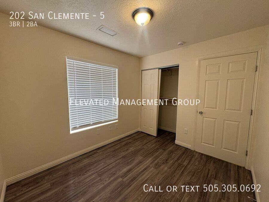 202 San Clemente Ave Nw #5 - Photo 6 of 23