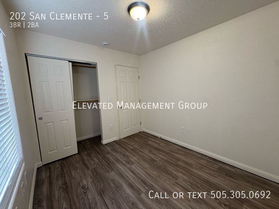 202 San Clemente Ave Nw #5 - Photo 7 of 23