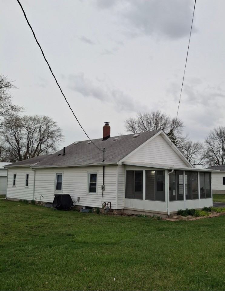 315 Adams St - Photo 2 of 7