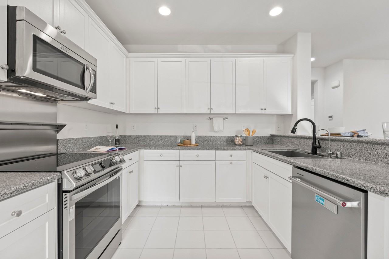 16920 Church St - Photo 4 of 15